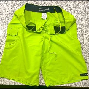 Oakley board shorts 32